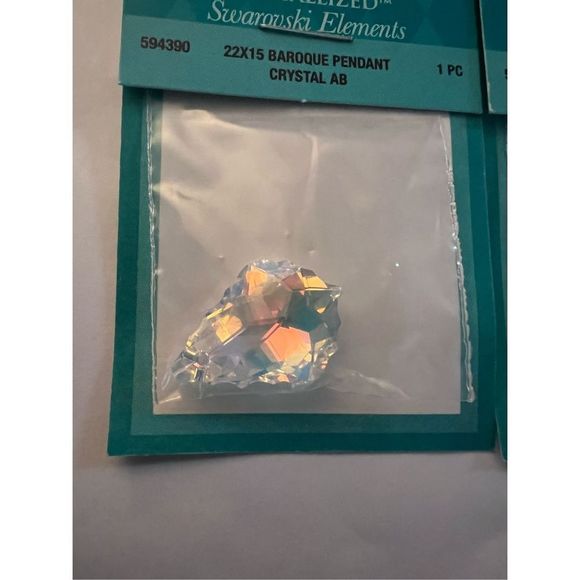 Crystals- Loose Crystal Bundle- Over 650 Pieces- Swarovski, Bead Treasures, Jole - Picture 3 of 10